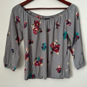 American Eagle Women’s grey & floral 3/4 sleeve shirt Size S